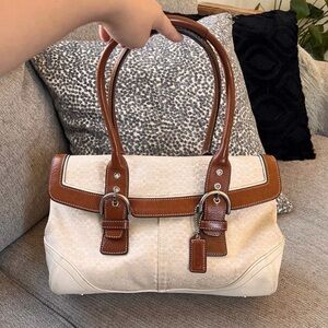 Coach Soho Hampton White
Brown 7080 Canvas & Leather
Shoulder Bag